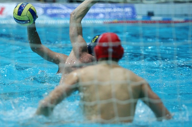 Raspad Jadrana, prva pobjeda Medveščaka