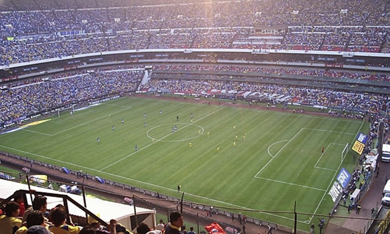 Azteca vs. Old Trafford