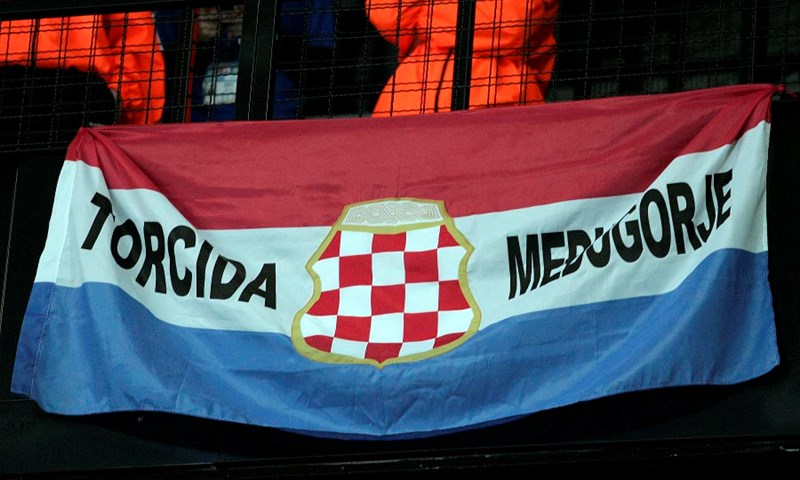 Blog: "Streljanje" zastava u Zadru