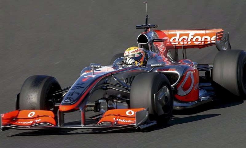 Vettel za petama Hamiltonu