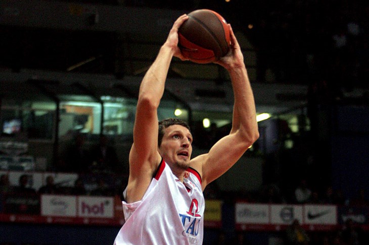 Tau Ceramica i Unicaja u finalu