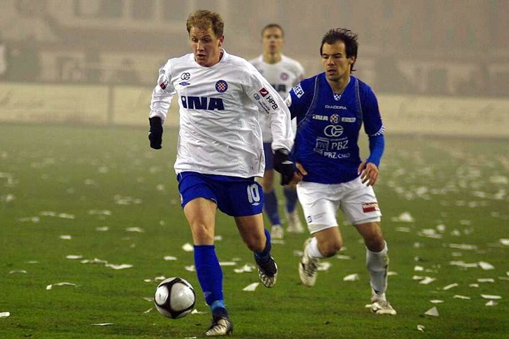 "Boks-meč" grogiranih rivala