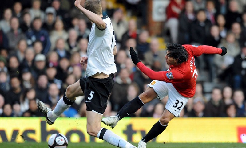 Tevez i Rooney razbili Fulham
