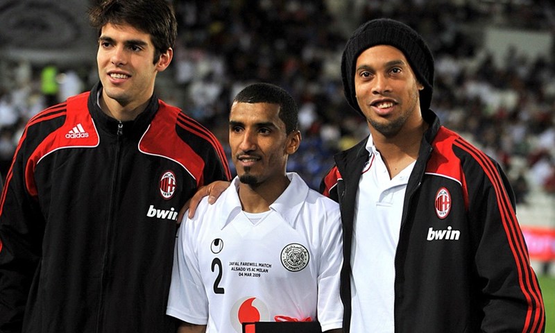 Milan i Ronaldinho: Divovi na koljenima