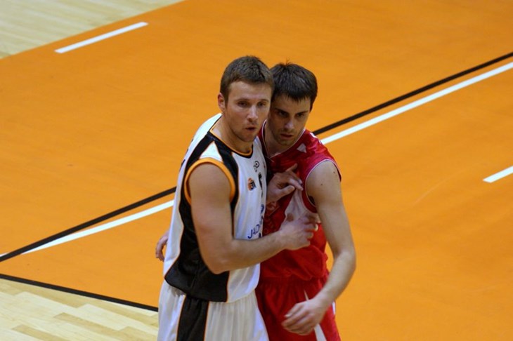 Mimica izvukao domaćine