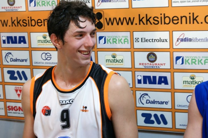 Juniori stopostotni u prvom krugu