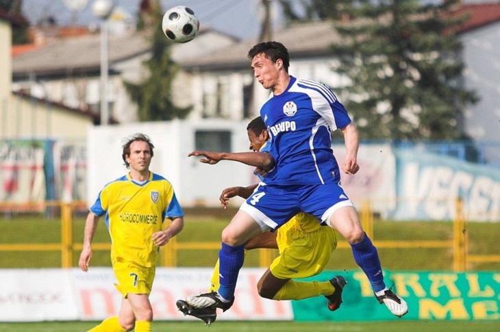 Slaven ponovno u vodstvu