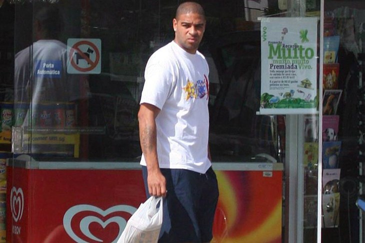 Adriano privremeno prekinuo karijeru