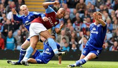 Triler u Birminghamu, Villa spasila bod