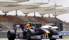 Vettel na poleu u Kini