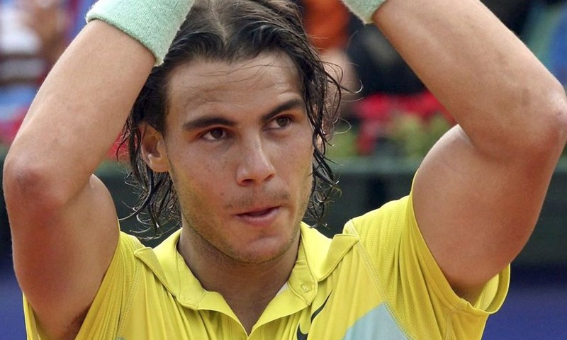 Nadal niže "petarde"
