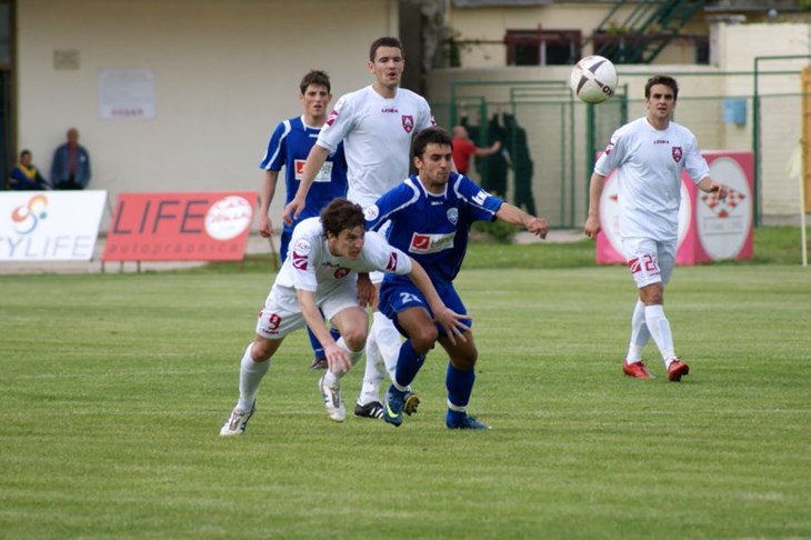 Zagrebova kula od karata