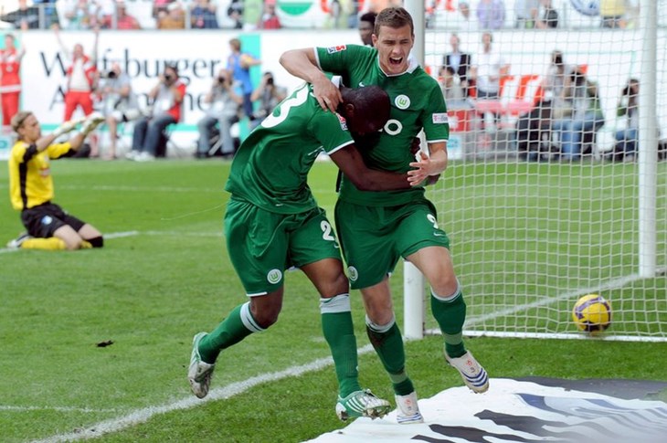 Hat-trick Džeke, asistencija Rakitića