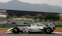 Sjajni Button misli ozbiljno