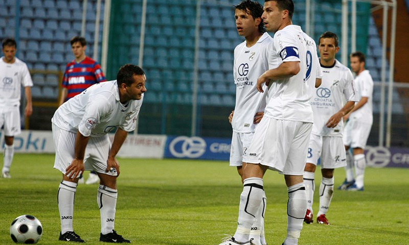 Anas korak od Dinama, Hajduk bi Ahmada