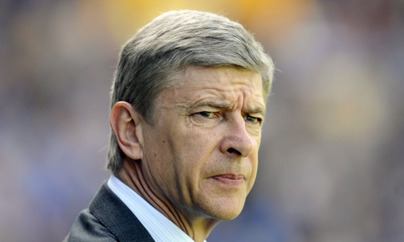 Wenger: "Drogba je glumac"