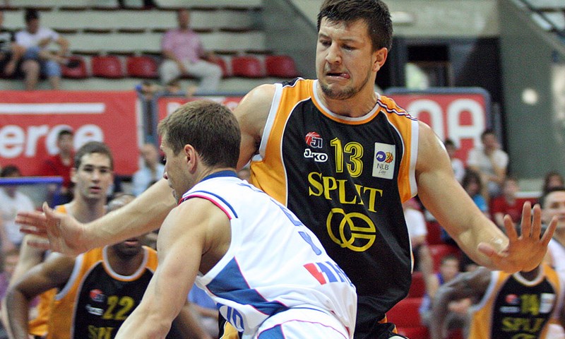 Stipanović i Cremona iznenadili CSKA, Hezonja debitirao za Barcelonu