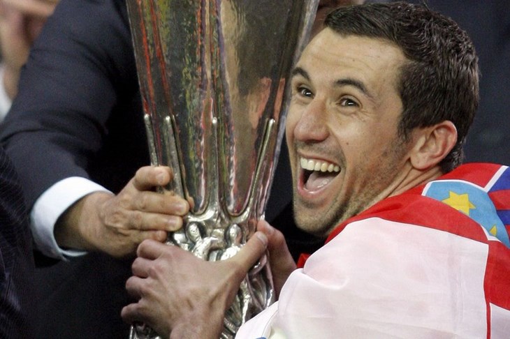 Srna šesti Hrvat, prvi kapetan