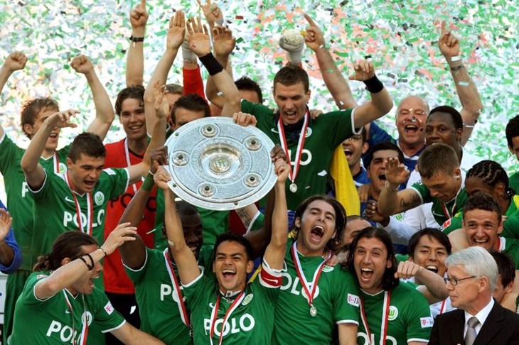 Na današnji dan: Titulom okrunjena povijesna sezona za Wolfsburg, Džeku, Grafitea, Misimovića...