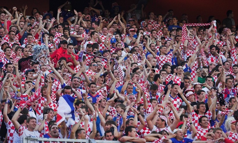 Jedna će se utakmica igrati na tribinama