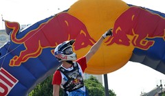 Video: Najduži skok rally automobilom