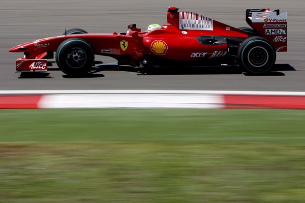 Odani Ferrari i "Bikovi" ne popuštaju