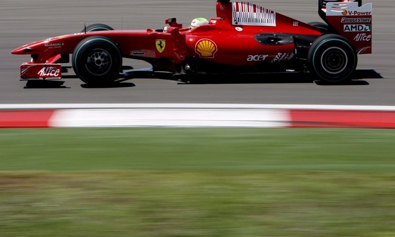 Odani Ferrari i "Bikovi" ne popuštaju