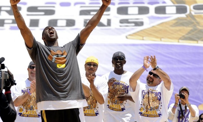 Kobe ostaje, Jackson se čeka