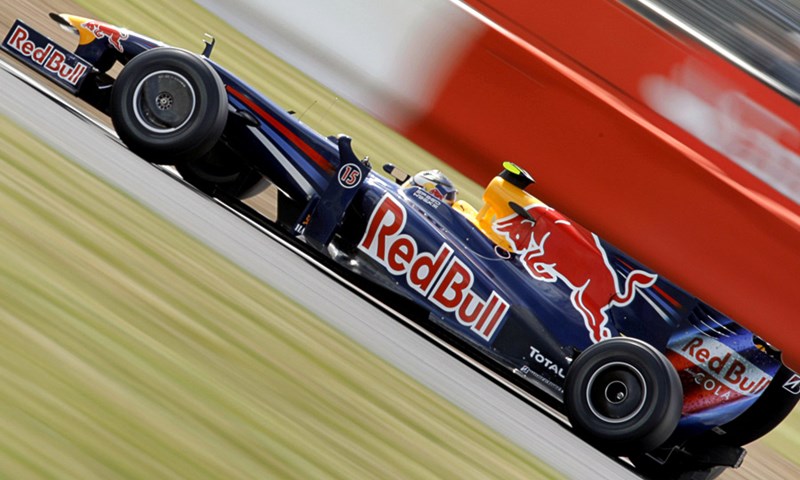 Red Bull nastavlja dominirati