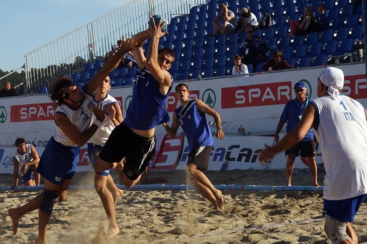 Hrvati u  skupini s Dancima i Turcima, djevojke tijesno izgubile