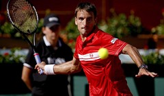 Robredo krenuo u obranu naslova