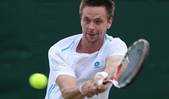 Söderling uvjerljiv na startu