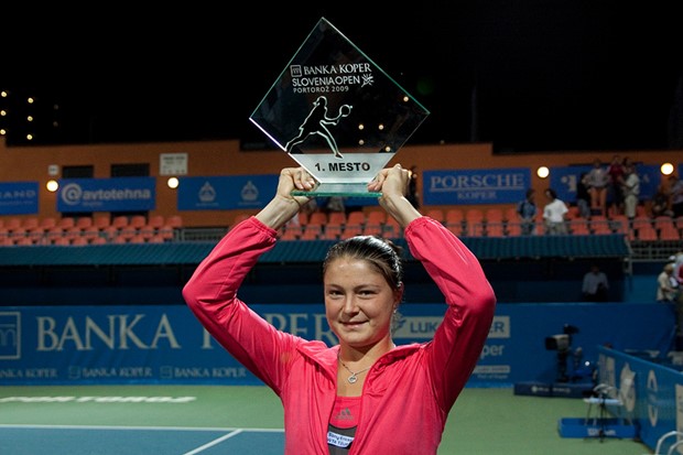 Errani ispustila Safinu i trofej