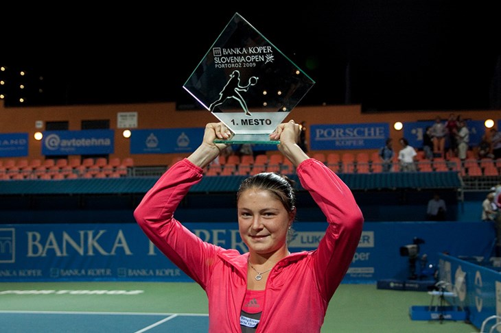Errani ispustila Safinu i trofej