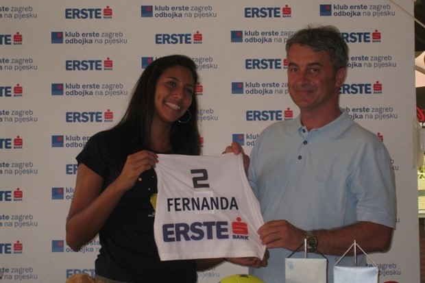 Velika pojačanja odbojci na pijesku