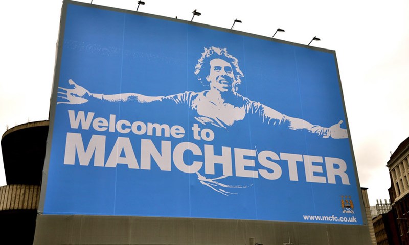 U Manchesteru se ratuje - jumbo plakatima