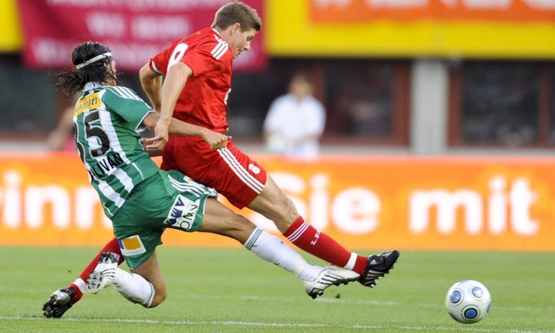 Steven Gerrard propušta Nizozemsku