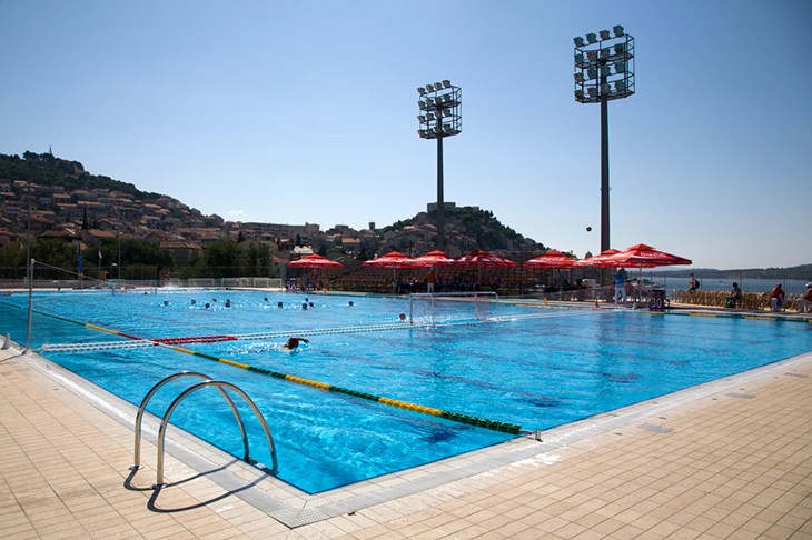 Tragedija izbjegnuta za dlaku: Trenerica spasila onesviještenu plivačicu u bazenu