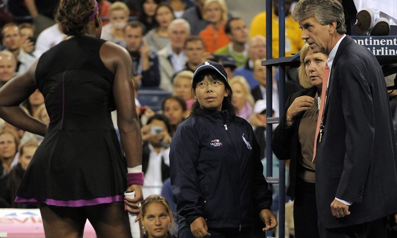 Serena kažnjena, prijeti i suspenzija