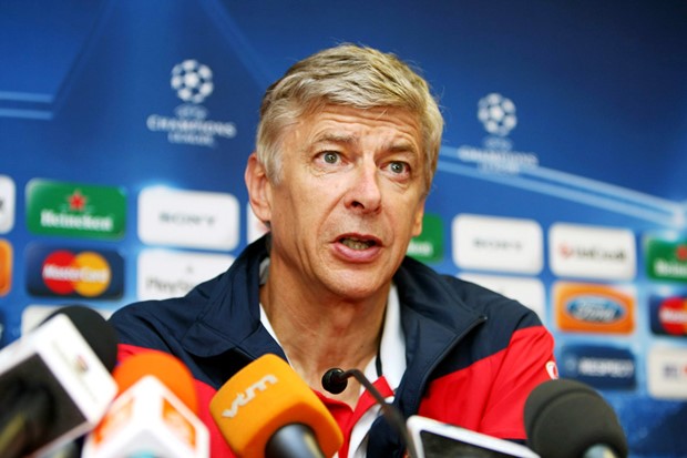 Wenger se ljuti na Hughesa