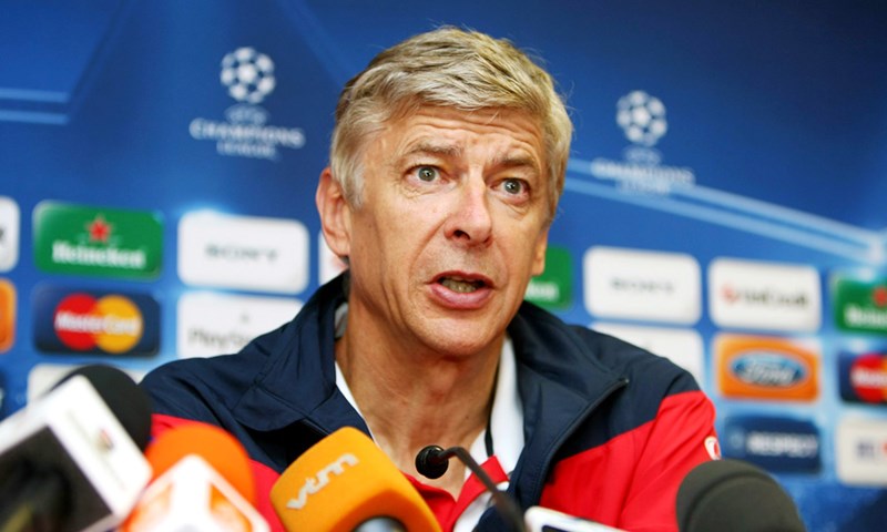 Wenger se ljuti na Hughesa