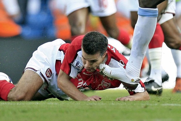 Adebayoru izrečena prva kazna