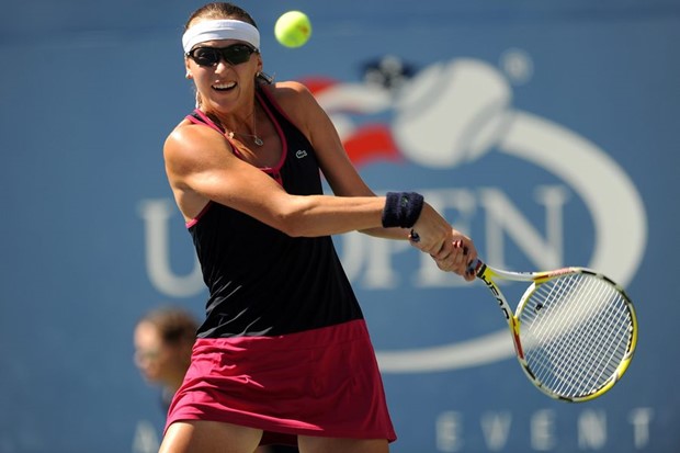 Nositeljice grabe prema naslovu