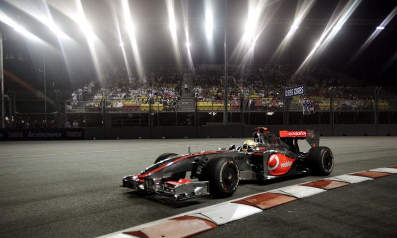 Barrichello darovao Hamiltonu pole