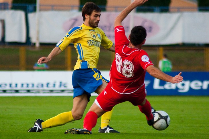 Gosti minimalno po bod