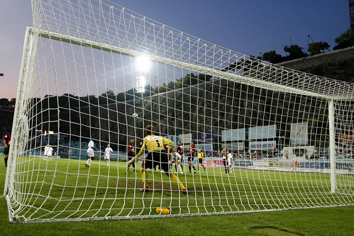 Sedam veličanstvenih za naslov prvaka