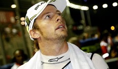 Button korak bliže naslovu