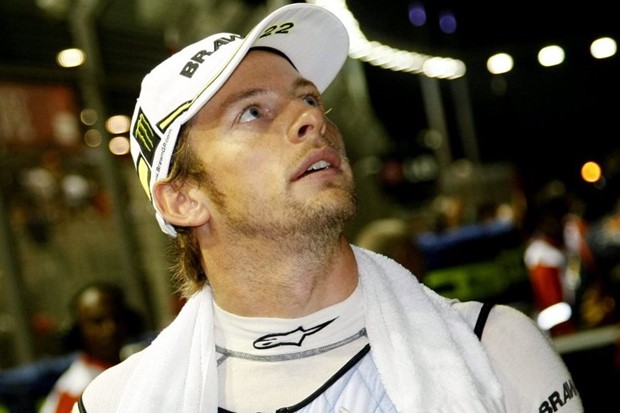 Button korak bliže naslovu