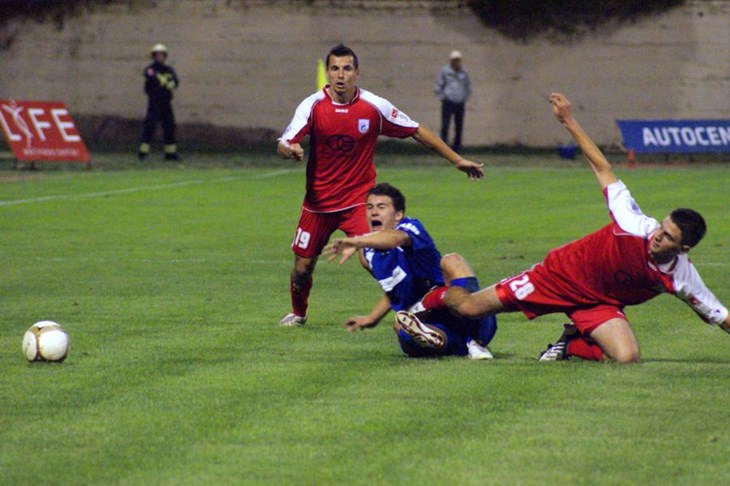 Bez golova, svakom po bod