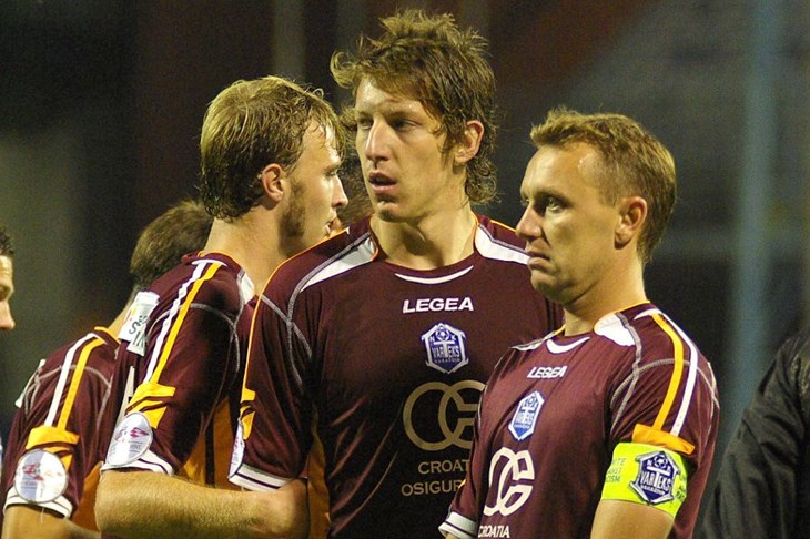 Besek ponizio Dalića